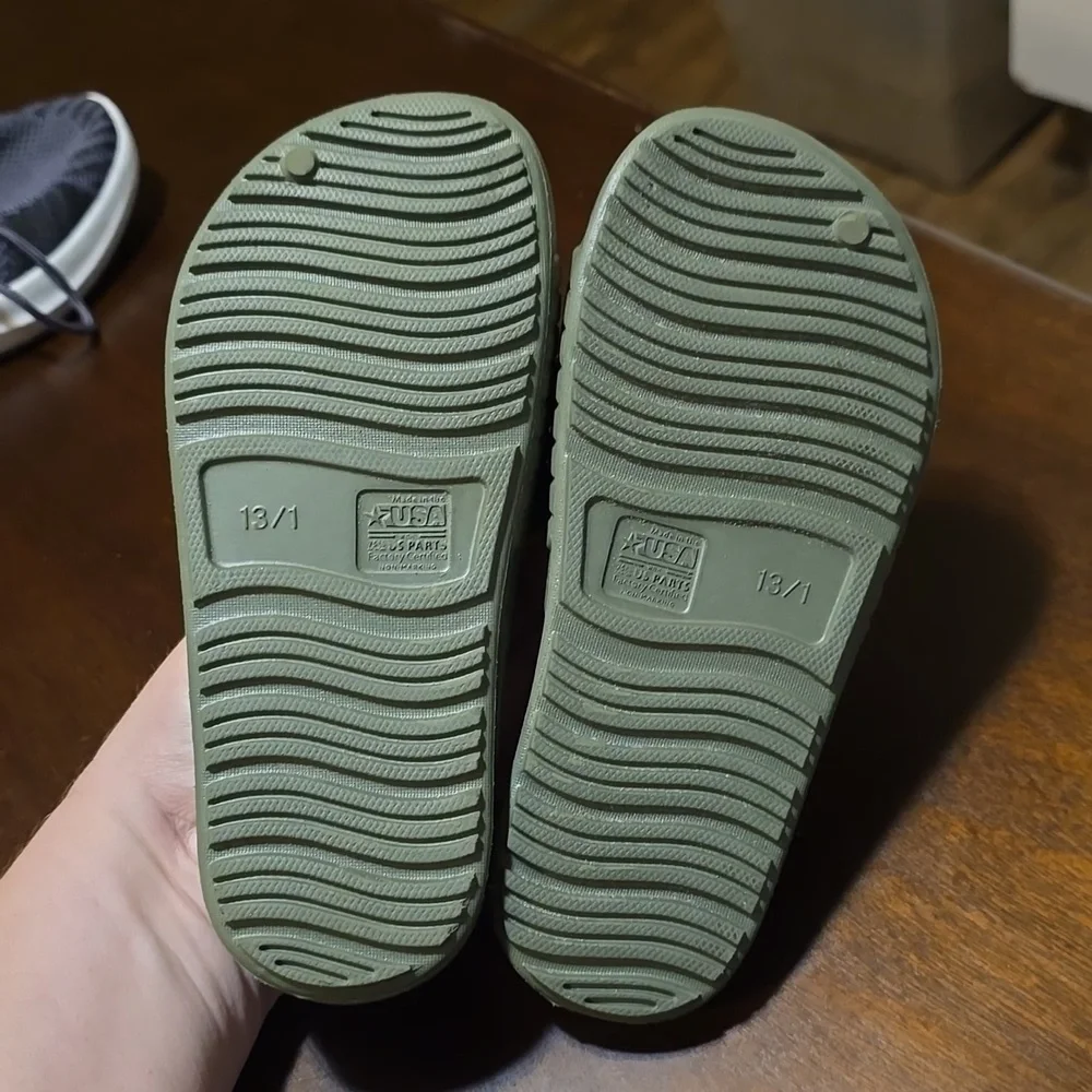 Kids Green Slid on shoes Size 13/1‎